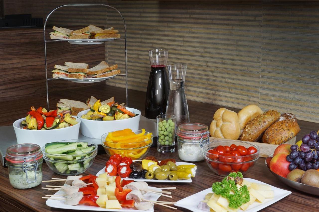 Hotel Peterhof - Urban Lifestyle كمبتن المظهر الخارجي الصورة